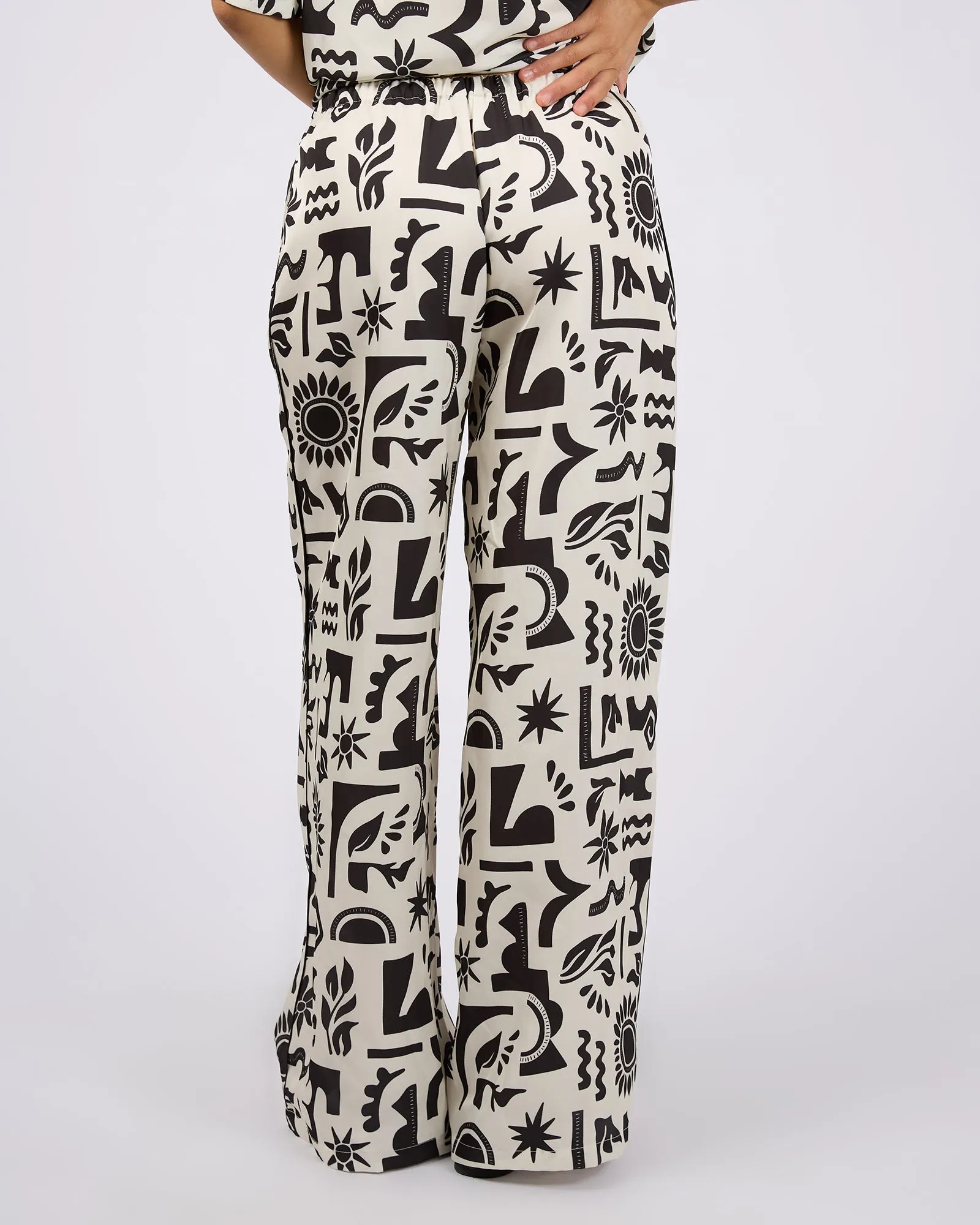 All About Eve Array Pant Print