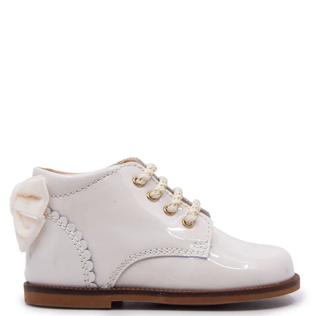 Beberlis Off White Patent Bow Baby Bootie