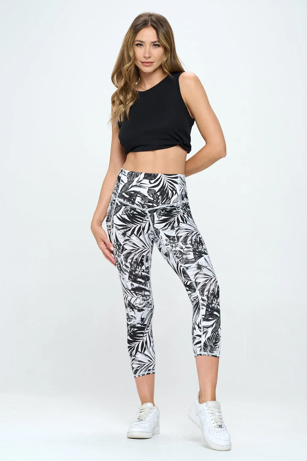 Liz Capri - B&W Tropics w Pockets Capri
