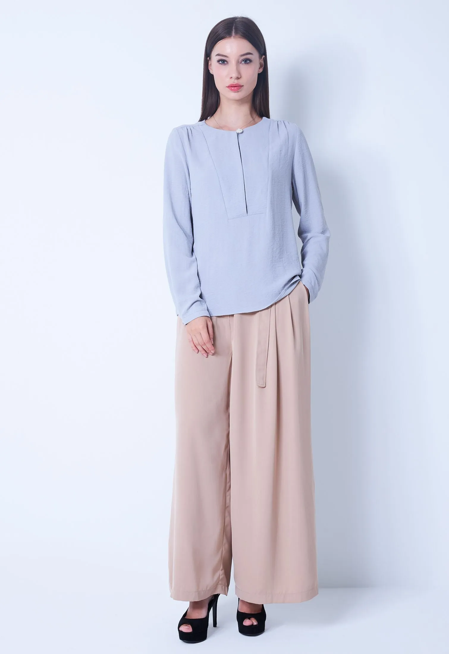 Pearl Button Straight Panel Blouse