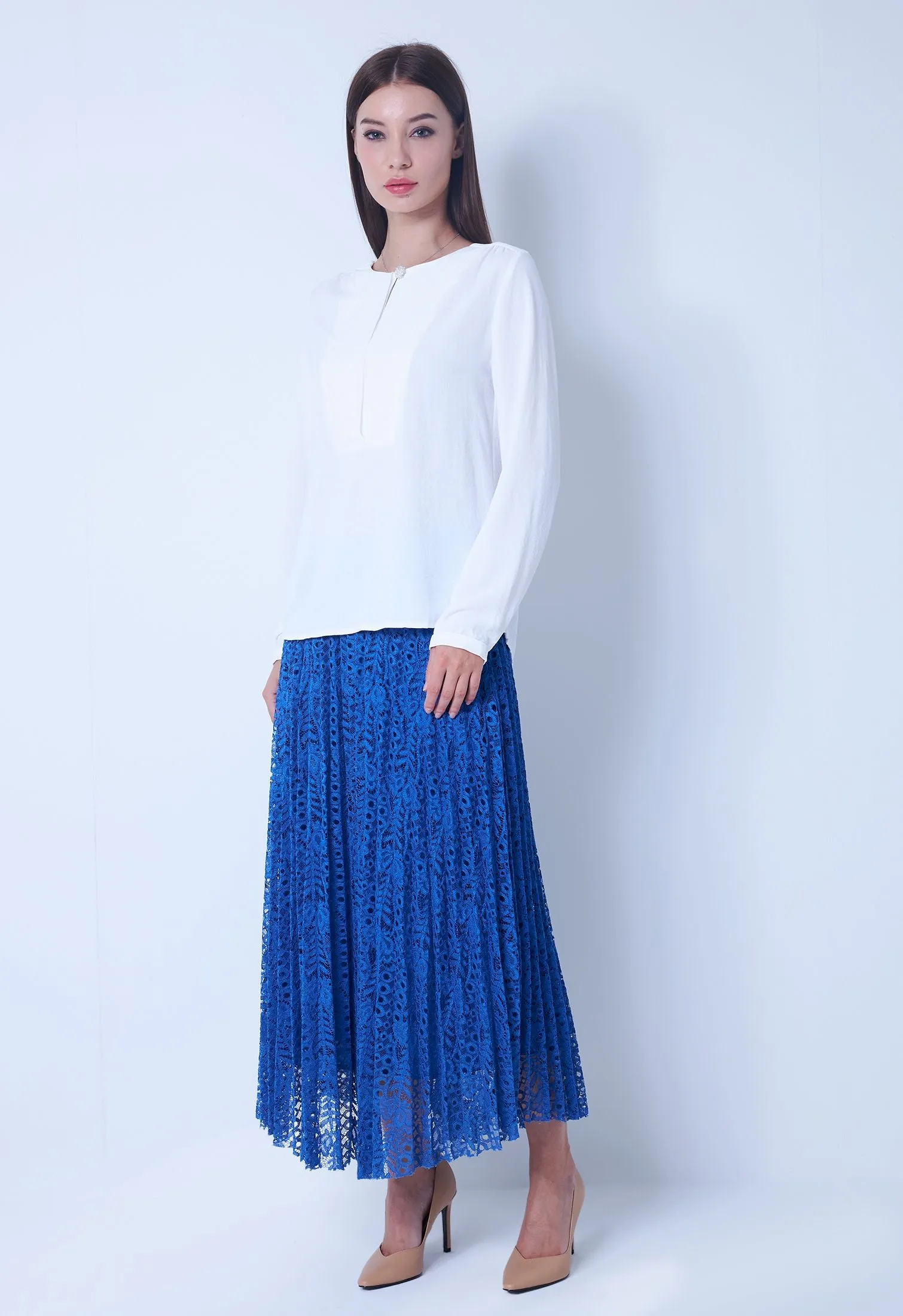 Pearl Button Straight Panel Blouse