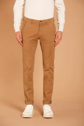 Torino men's chino pants in gabardine slim fit ①